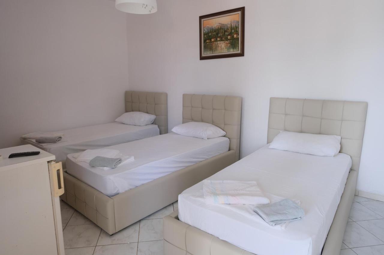 Mehilli Hotel Dhërmi Extérieur photo