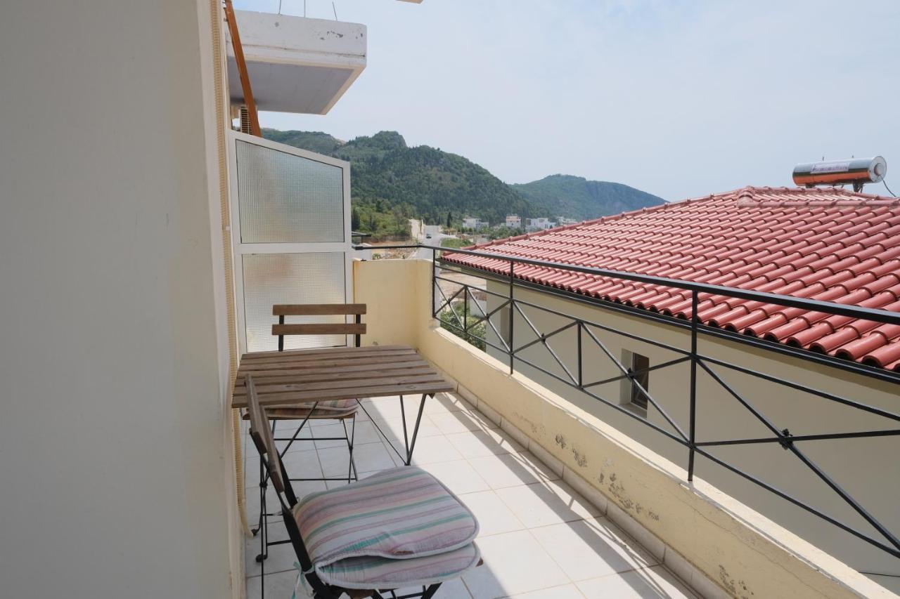 Mehilli Hotel Dhërmi Extérieur photo