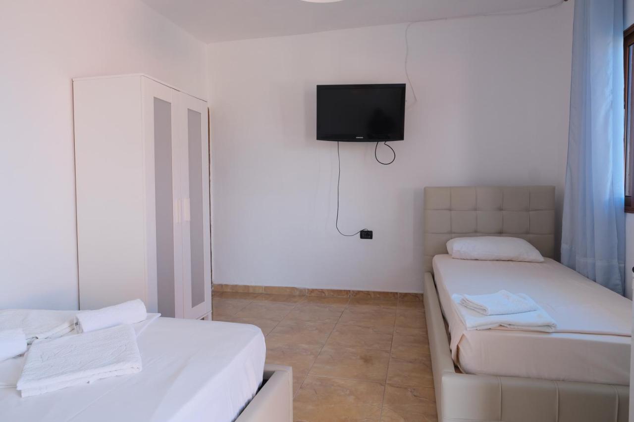 Mehilli Hotel Dhërmi Extérieur photo