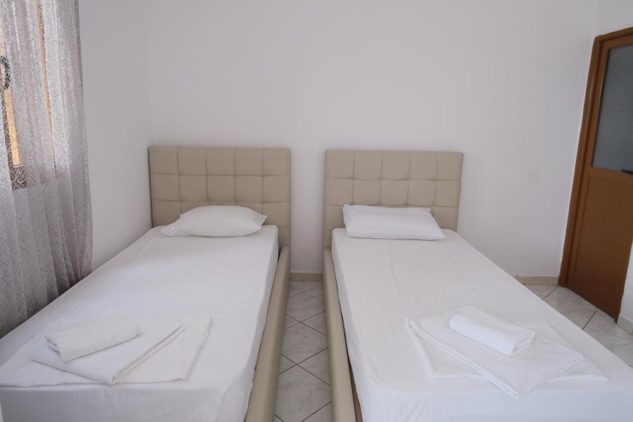 Mehilli Hotel Dhërmi Extérieur photo