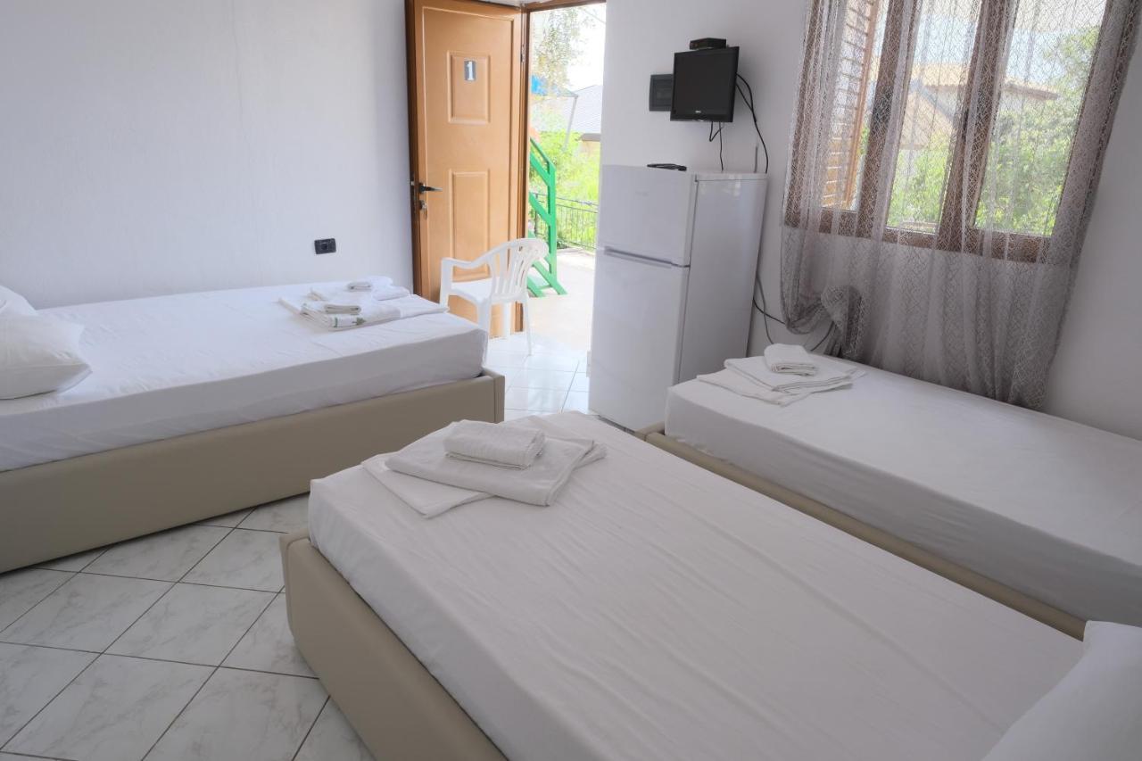 Mehilli Hotel Dhërmi Extérieur photo
