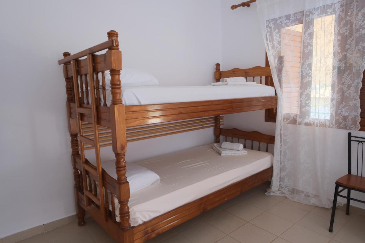 Mehilli Hotel Dhërmi Extérieur photo