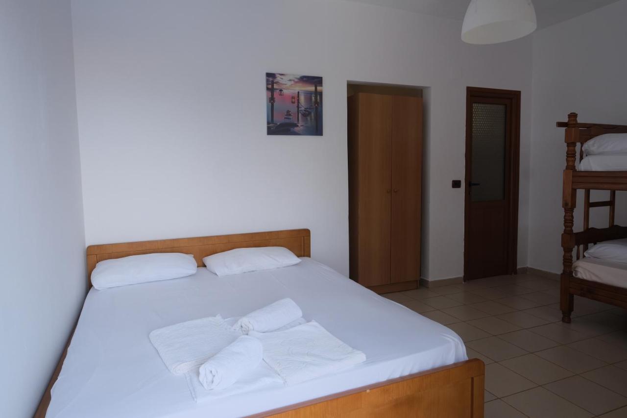 Mehilli Hotel Dhërmi Extérieur photo