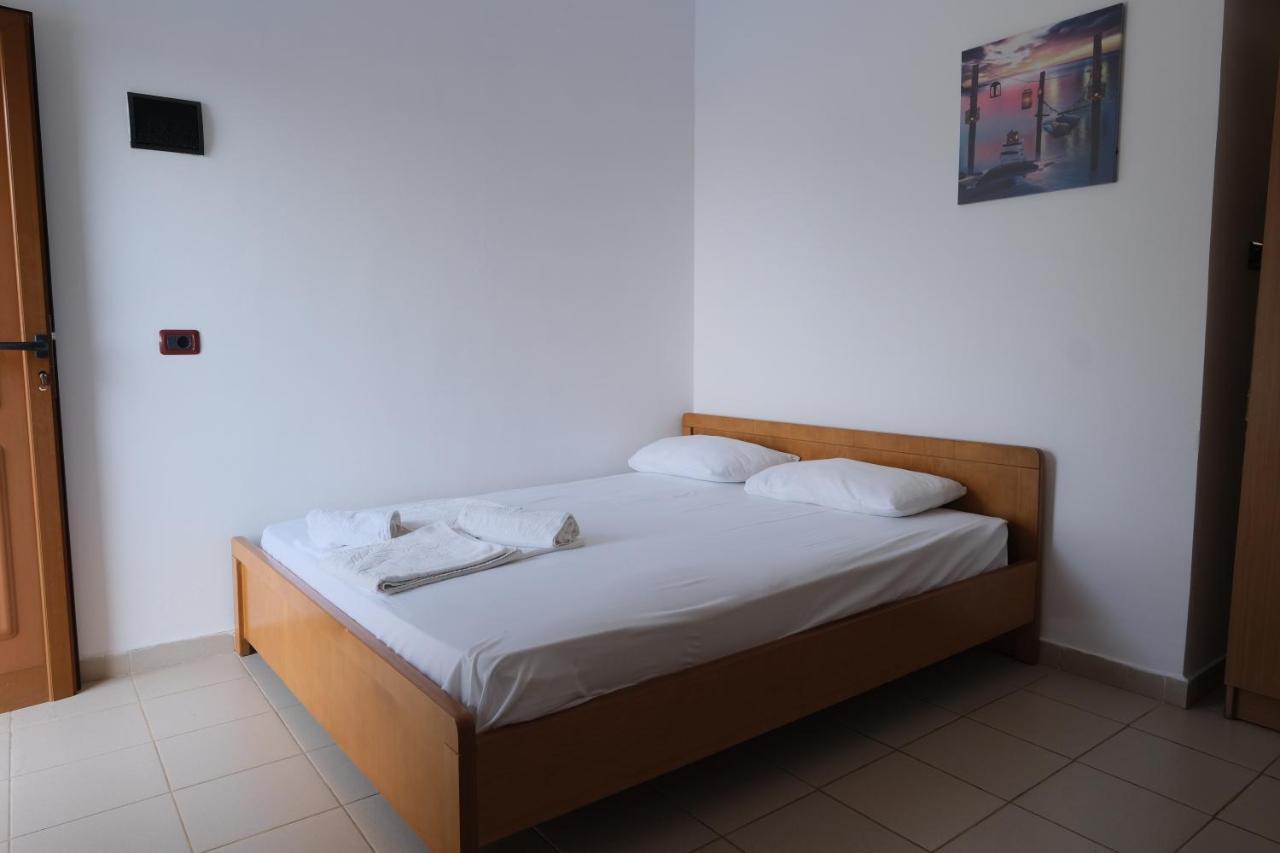 Mehilli Hotel Dhërmi Extérieur photo