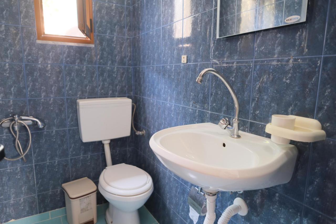 Mehilli Hotel Dhërmi Extérieur photo