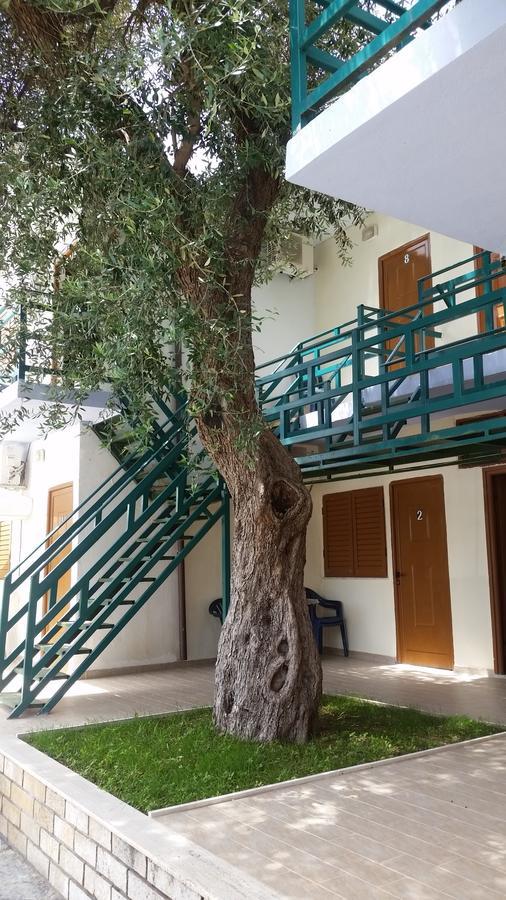 Mehilli Hotel Dhërmi Extérieur photo