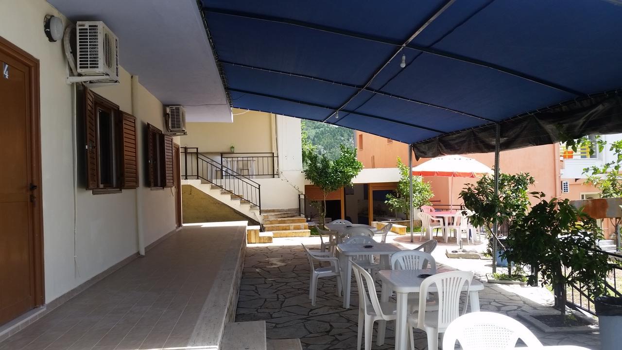 Mehilli Hotel Dhërmi Extérieur photo