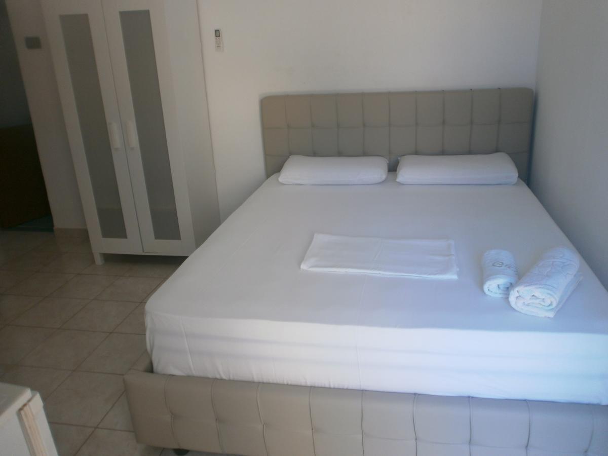 Mehilli Hotel Dhërmi Extérieur photo