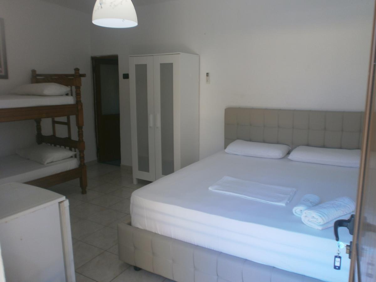 Mehilli Hotel Dhërmi Extérieur photo